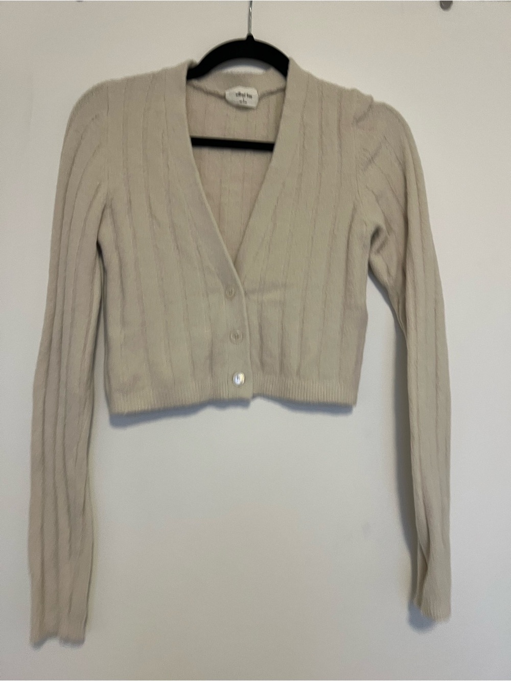 Aritzia Wilfred Cream Ribbed V-Neck Cropped Cardigan